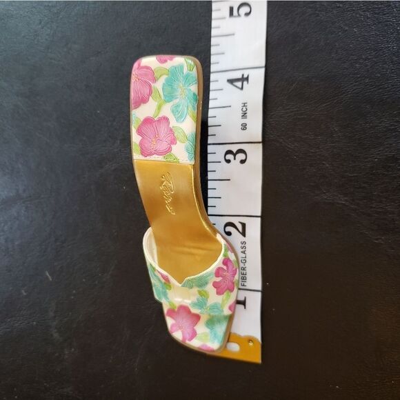 Just The Right Shoe 2004 "Cabana" by Lorraine Vail - Picture 8 of 9